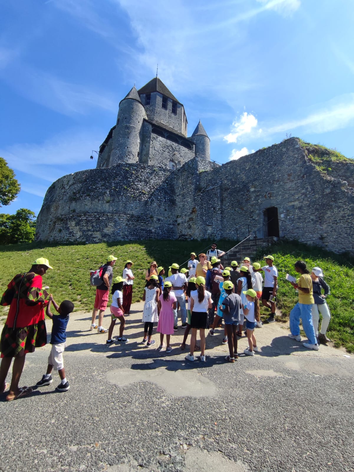 groupe devant la tour César